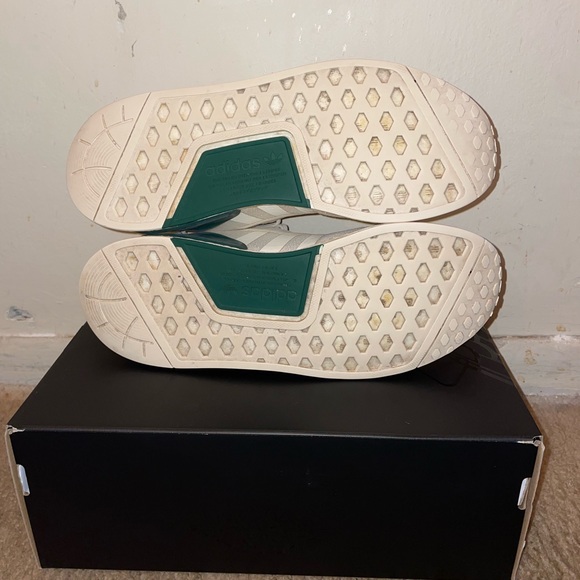 Adidas NMD_R1 V2 - Picture 4 of 4